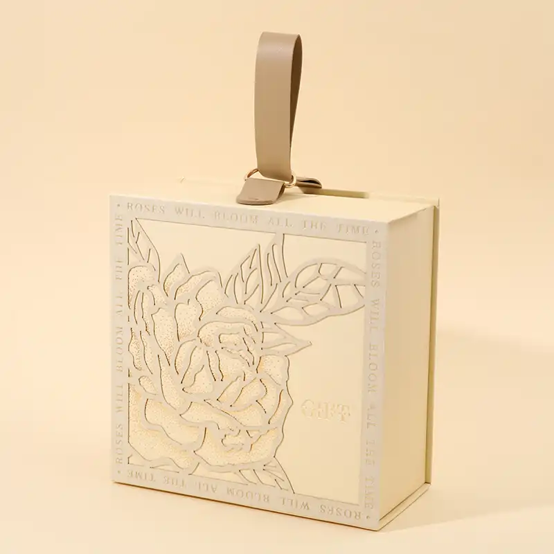 Manufacturer Custom Decorative Square Shape Magnetic Closure Cardboard Gift Packaging Boxes with Leather Handle