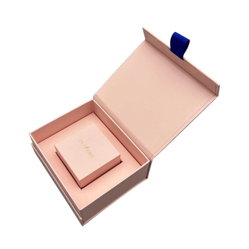 Recyclable Durable Paper Cardboard Box Packaging Elegant Gold Foil and UV Embossed Printing Rigid Gift Box With Magnet