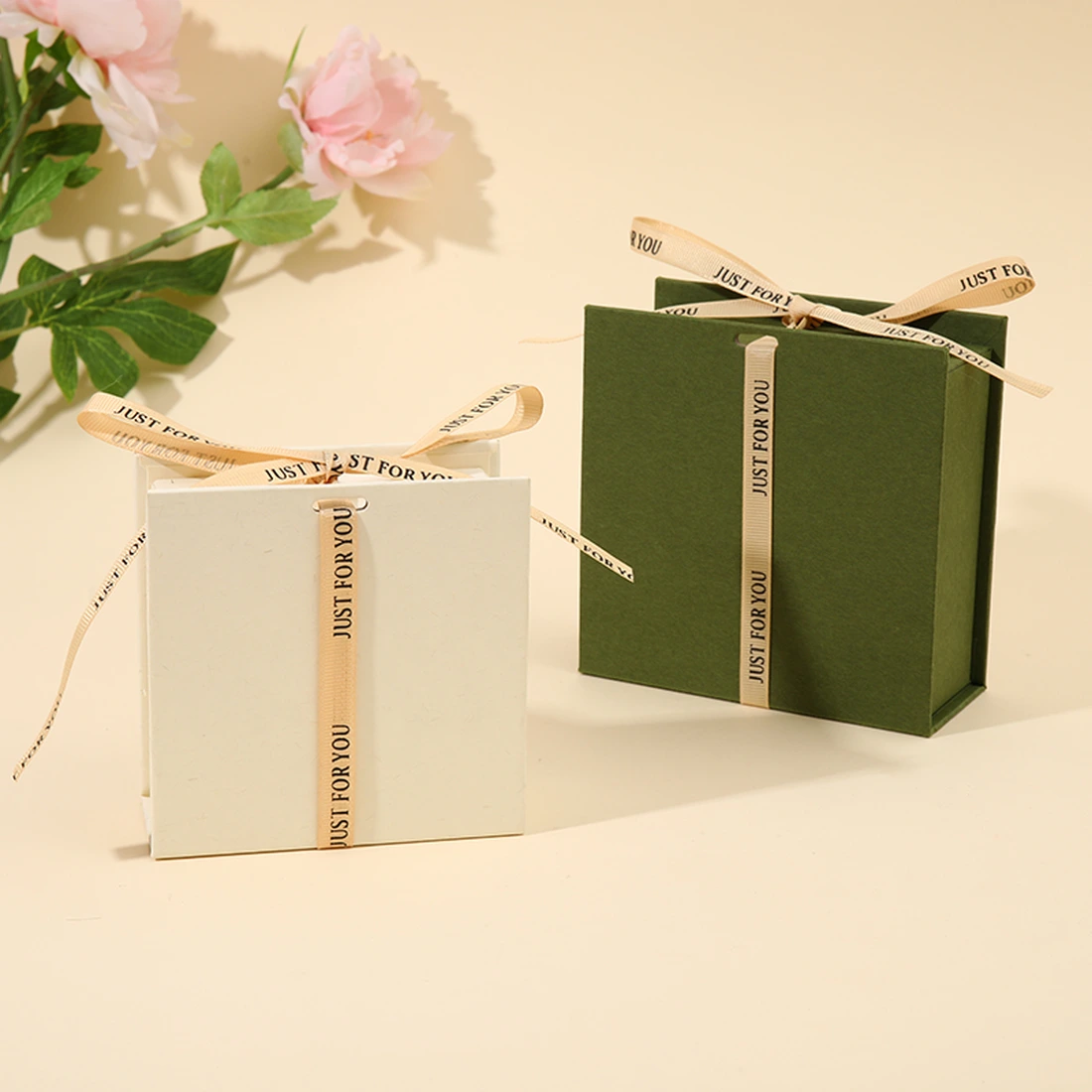 Custom Magnetic Decorative Paper Boxes